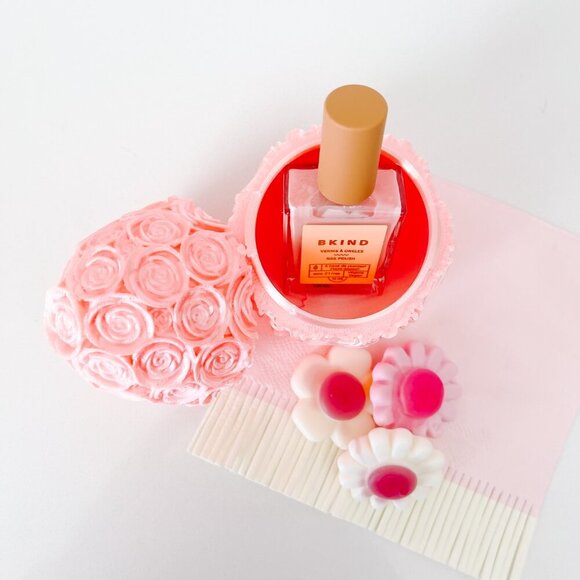 Rose-Covered Easter Eggs โ Handcrafted Party Favors, Spring Decor, Wedding Gifts - Picture 9 of 10